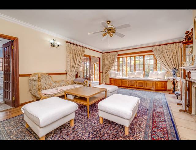4 BEDROOM HOUSE FOR SALE IN LONEHILL